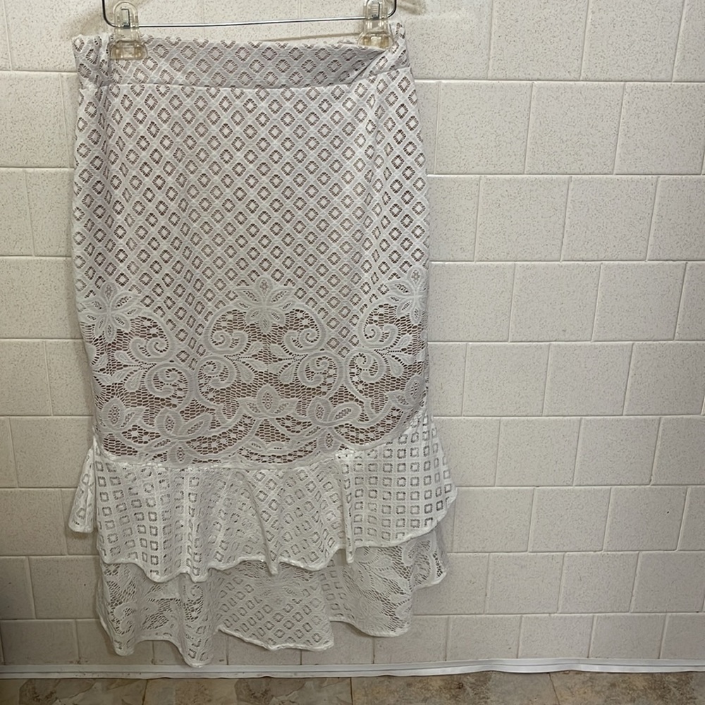 Thalia Sodi White Tiered and Lace Skirt with Beige Lining- Size S- elegant - Picture 5 of 9